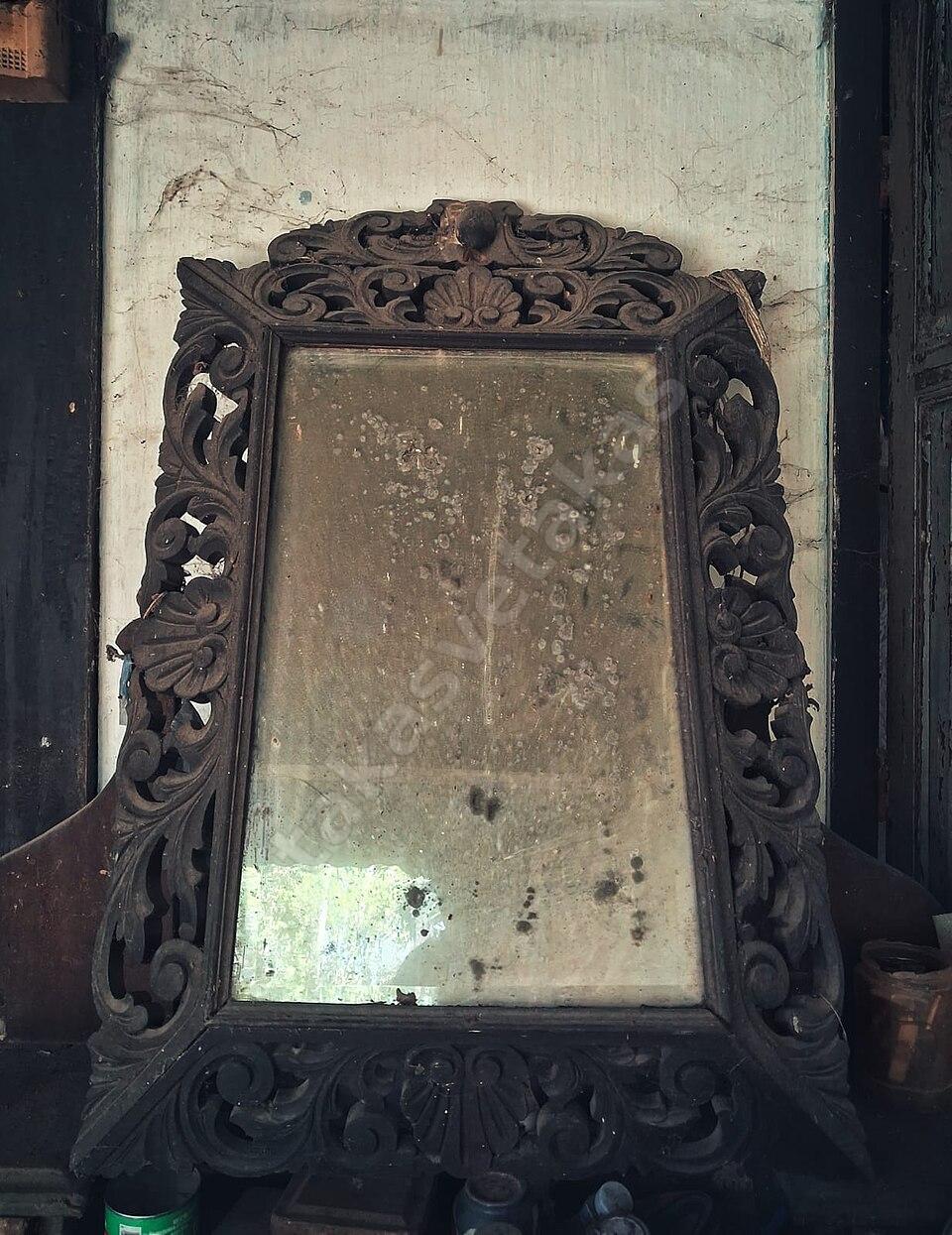 Eski Oymalı Ahşap Çerçeveli Duvar Aynası, Restorasyonluk