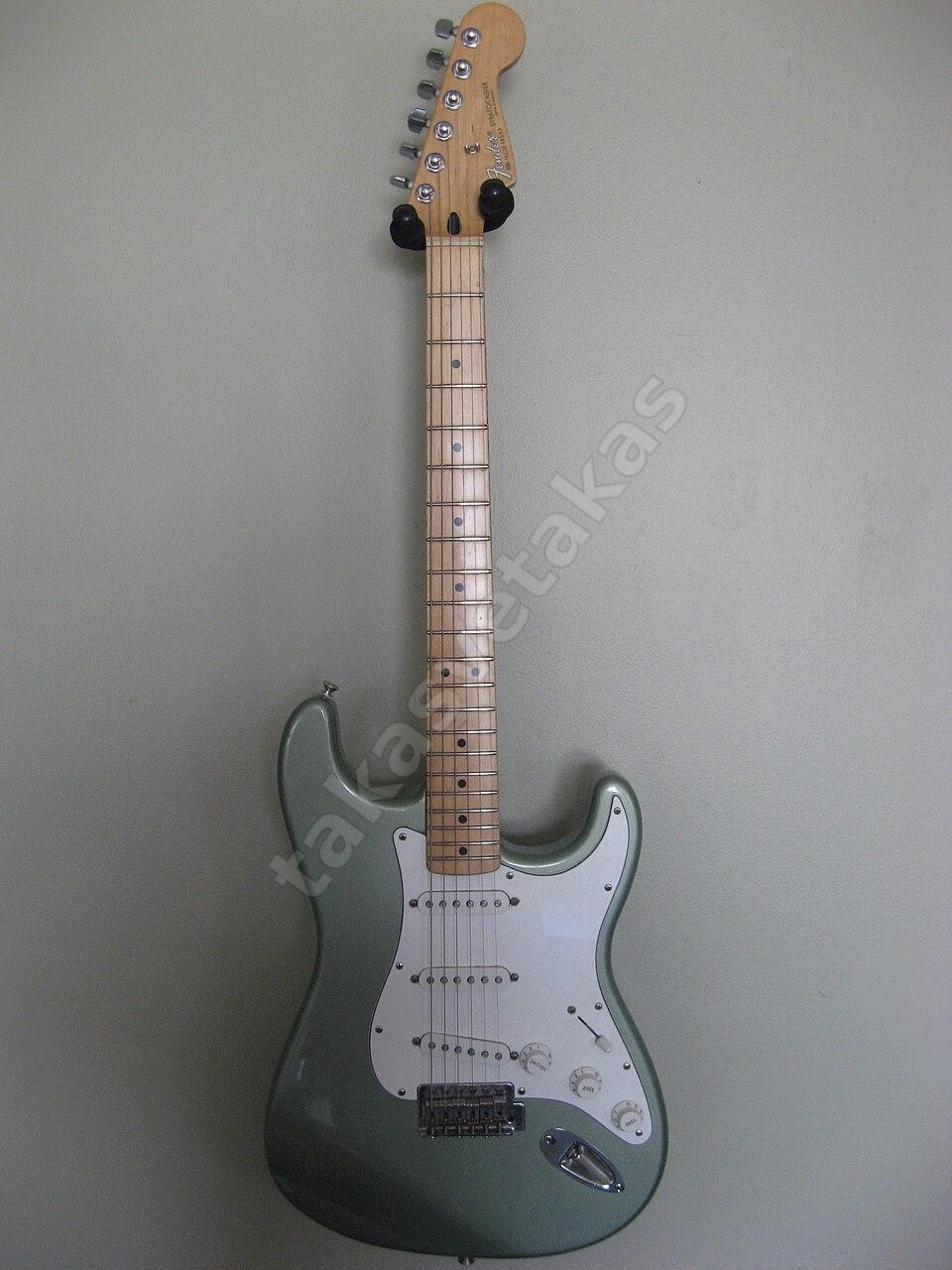 Fender Stratocaster elektro gitar, metalik açık yeşil, akçaağaç klavye