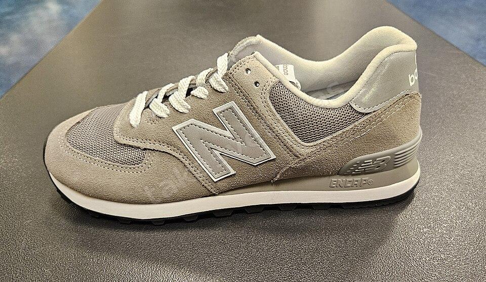 New Balance 574 gri süet sneaker, 43 numara