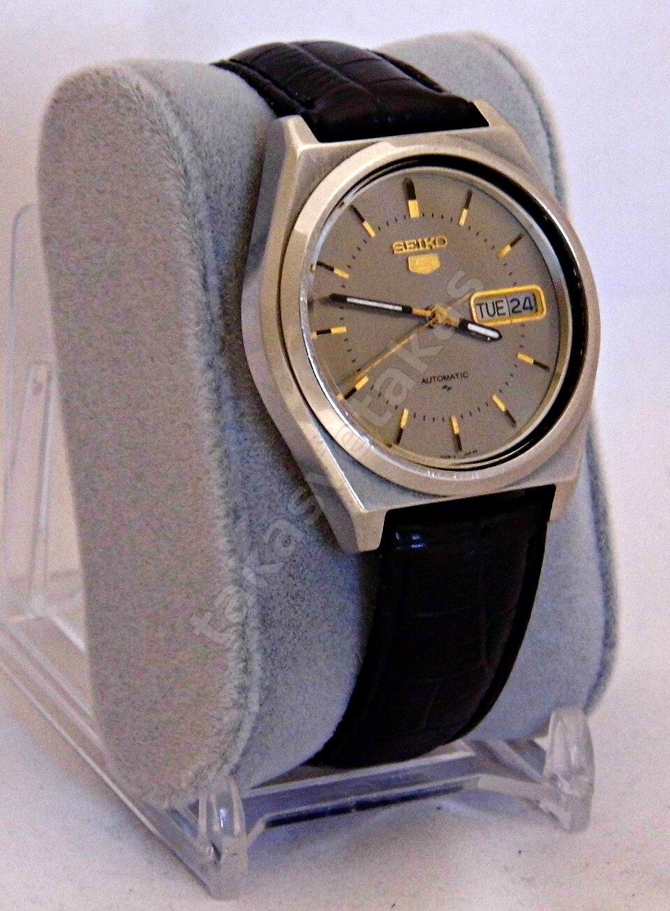 Seiko 5 otomatik erkek kol saati, gri kadran, gün-tarih