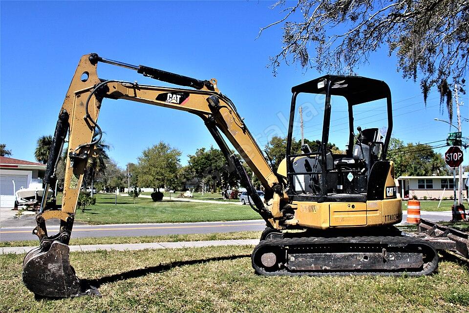 Caterpillar 304E CR mini ekskavatör, 2015, kanopili